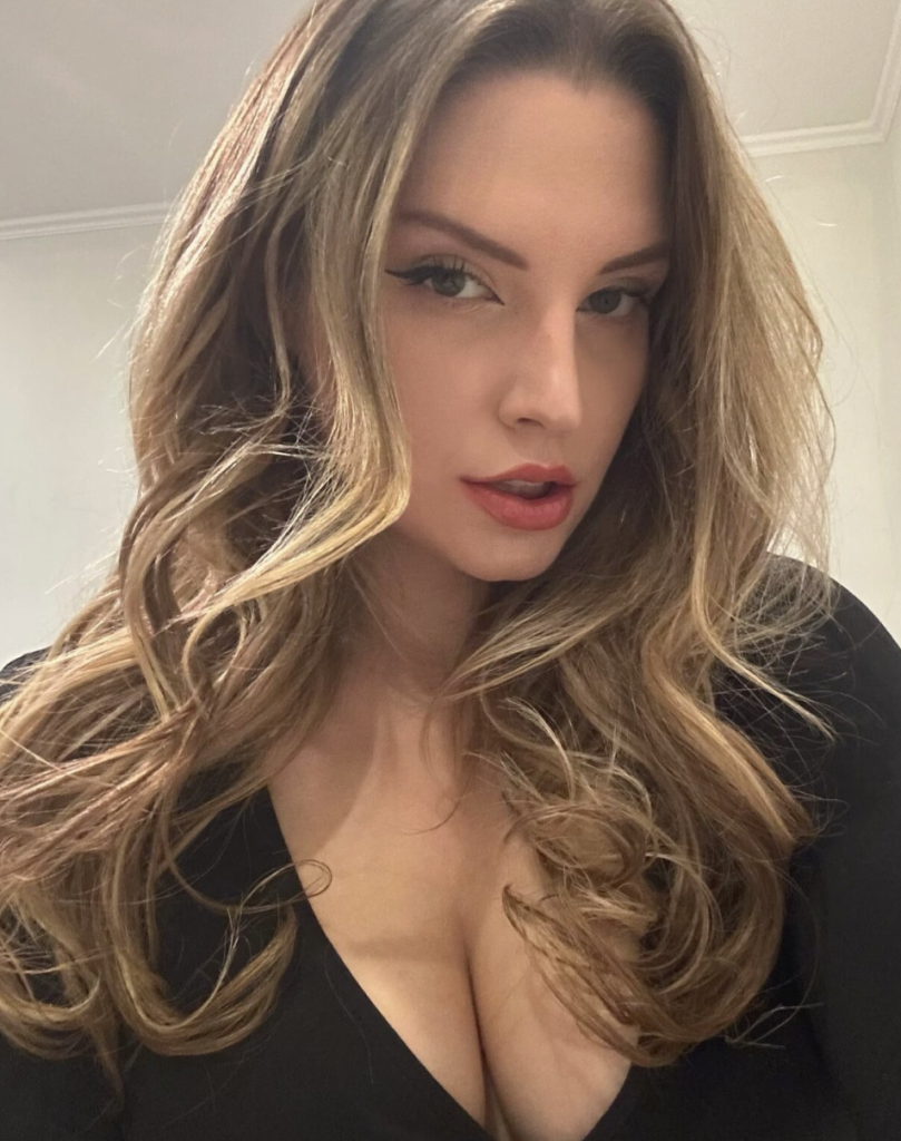 клубничка лиза голая